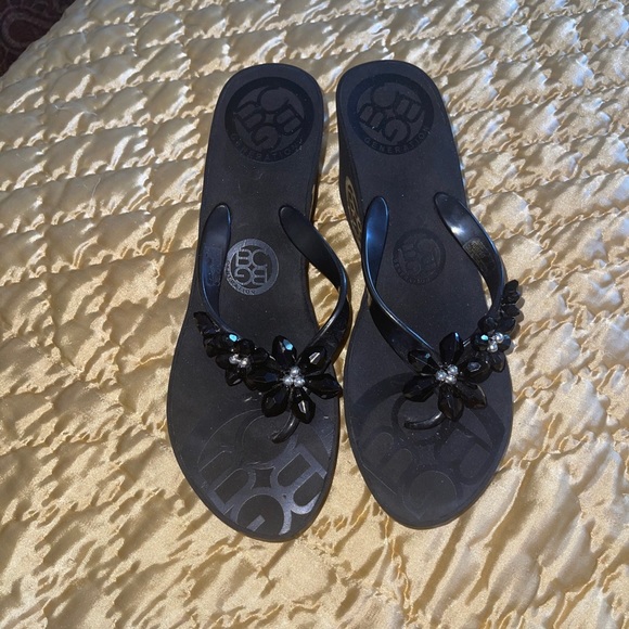 BCBGeneration platform wedge flip flop monogram - Picture 5 of 8